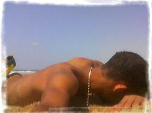 ����  meeeee  ����